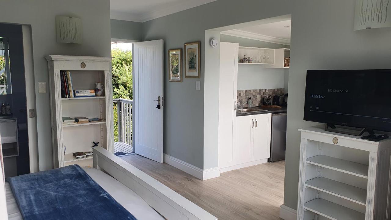 Modern Solar Powered 1 Bed Studio Apartment With Amazing Views Plettenberg Bay Exteriör bild