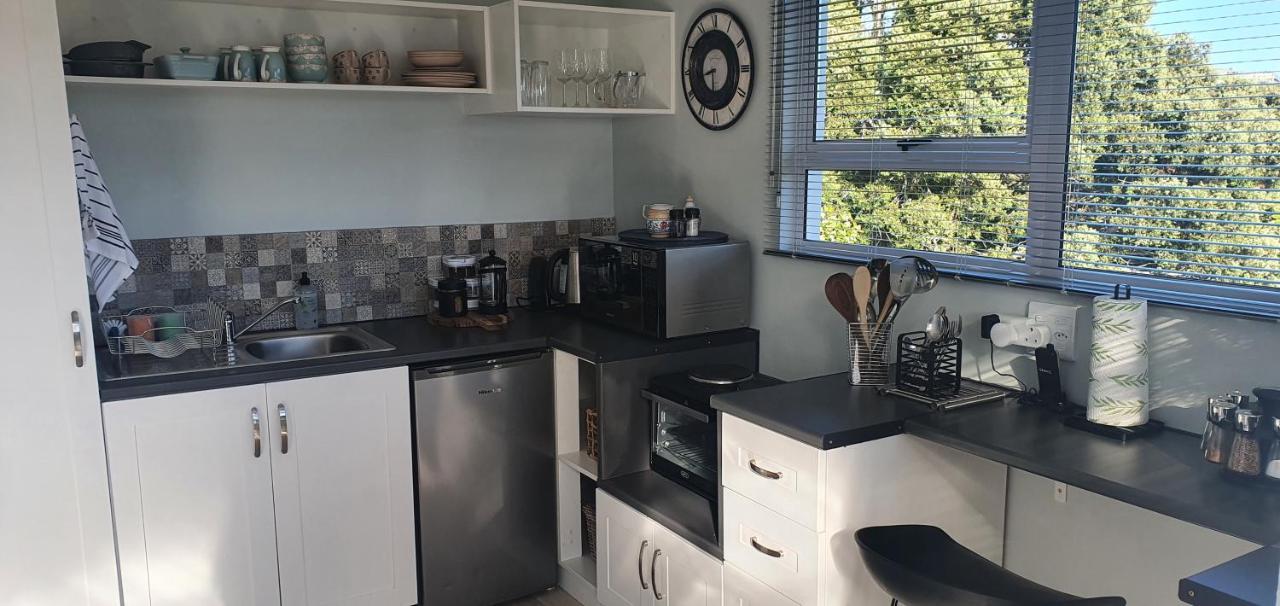 Modern Solar Powered 1 Bed Studio Apartment With Amazing Views Plettenberg Bay Exteriör bild